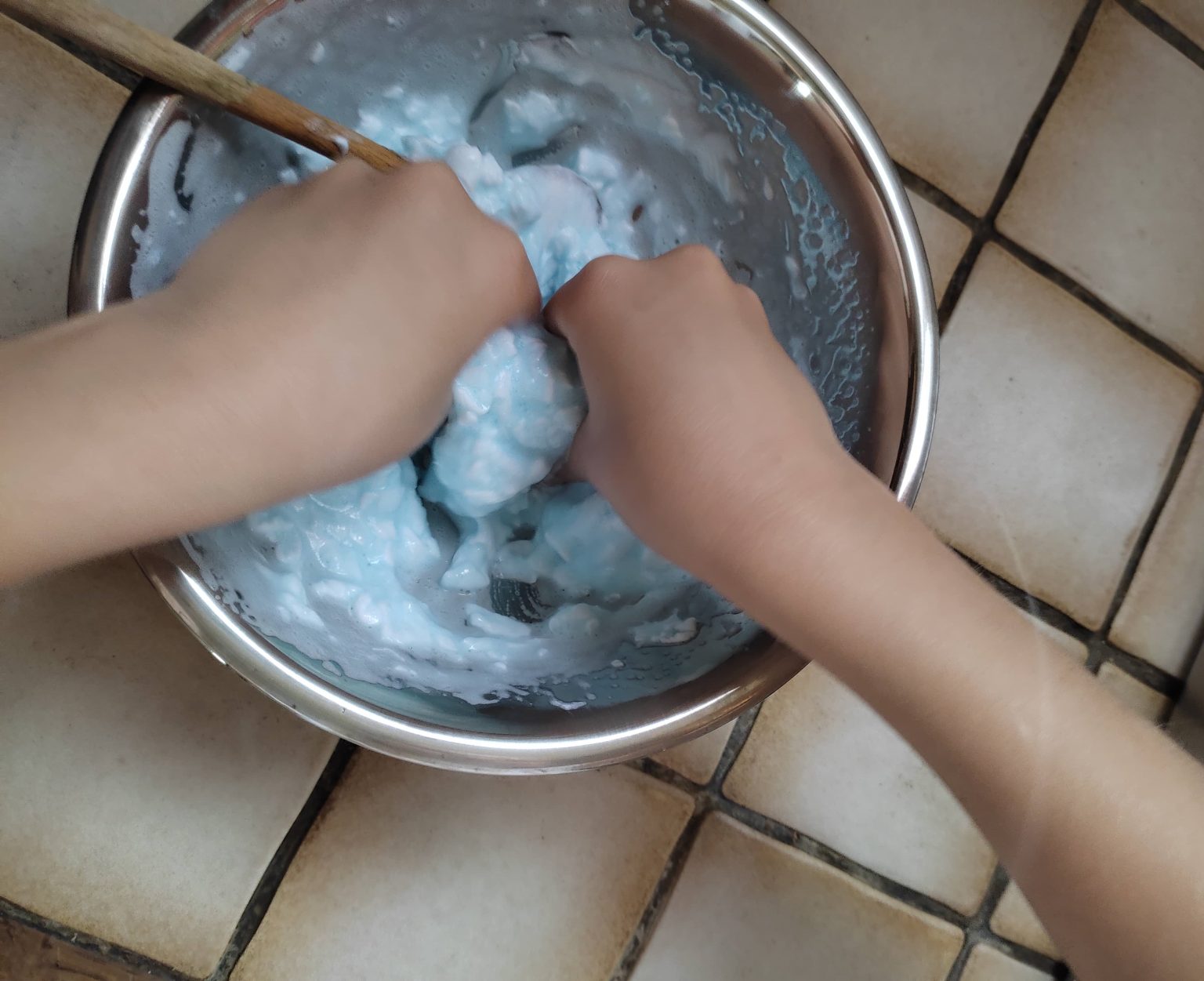 Comment faire du slime sans borax ? - Tête d'épingle